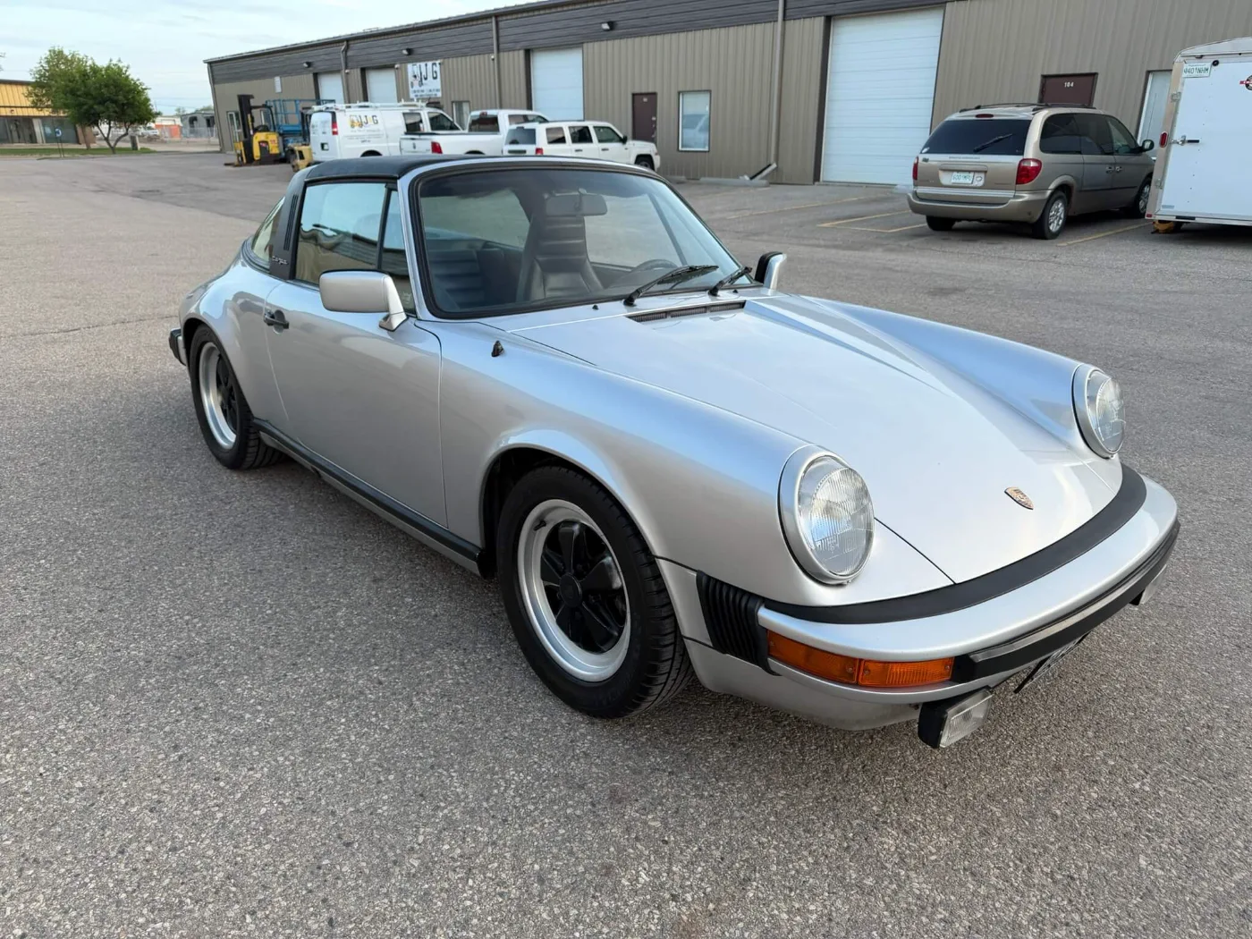Silver Porsche 911 Targa sorted by NCC Classic